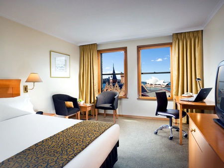 Holiday Inn Old Sydney - Accommodation Perth 1