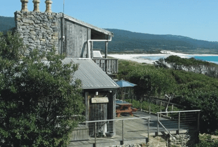 Aurora beach cottage - Perth Resorts