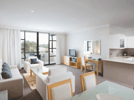 Mantra Kooindah Waters Golf And Spa Resort - Accommodation Perth 3