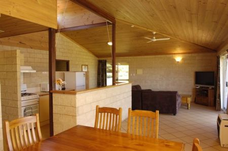 Discovery Holiday Parks - Koombana Bay - Accommodation Perth 1