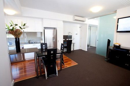 Honeysuckle Executive Apartments - Perth Resorts 3