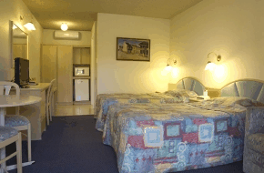 In Town Motor Inn - Accommodation Perth 2