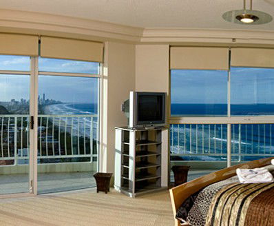 Burleigh Surf Beachfront Apartments - Accommodation Perth 3