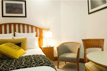 The Inchcolm Hotel - Accommodation Perth 0