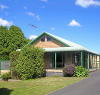 Black Dolphin Seaside Cottage - Accommodation Perth