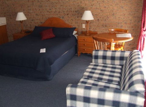 Swaggers Motor Inn, Yass - Accommodation Perth 3
