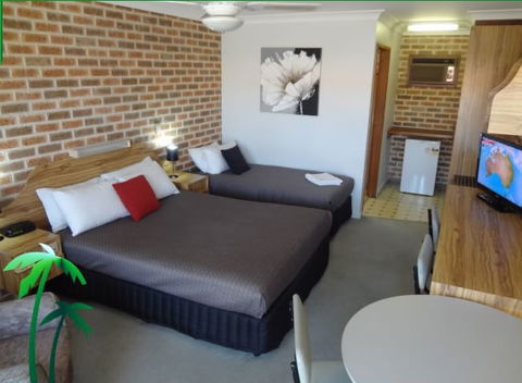 The Palms Motel - Accommodation Perth 3