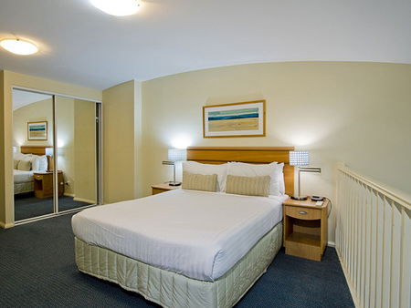 Oaks Waterfront Resort - Accommodation Perth 3