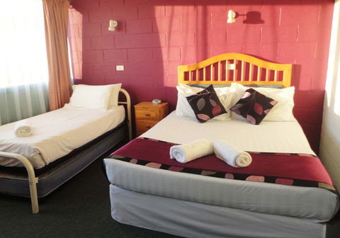 Town Palms Motel - Accommodation Perth 2
