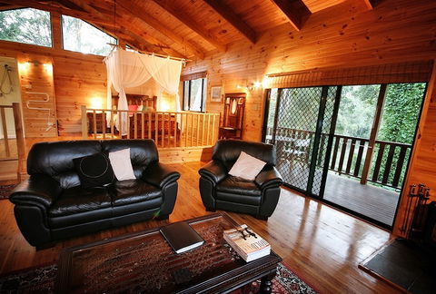 Ravensbourne Forest Chalets - Accommodation Perth 3