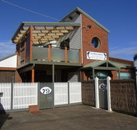 Black Dolphin Townhouse and Apartment - Accommodation Perth