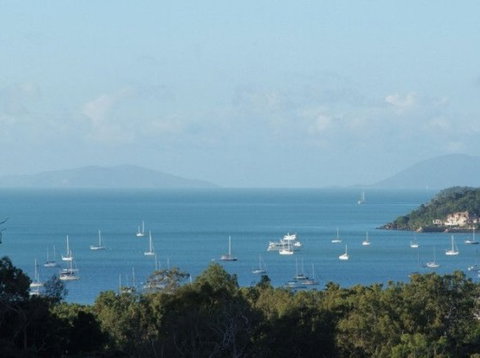 Summit Apartments Airlie Beach - Accommodation Perth 4