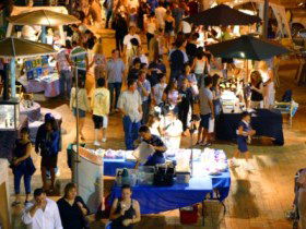 Surfers Paradise Beachfront Markets - Accommodation Perth 0