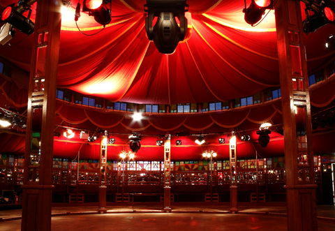 Wonderland Under The Melbourne Star - Accommodation Perth 2