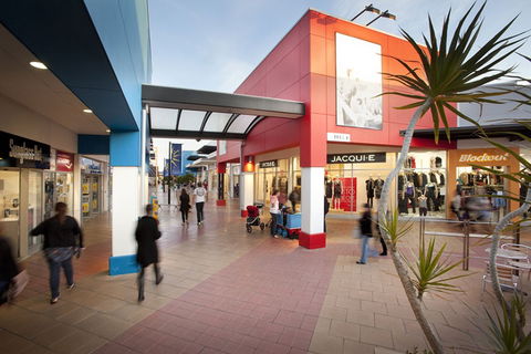 Harbour Town Adelaide - Perth Resorts 3