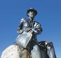 Paddy Hannans Statue - Accommodation Perth