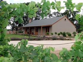 VineCrest Fine Barossa Wine - Accommodation Perth 0