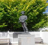 Alexander Cameron Statue - Accommodation Perth