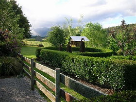 Wychwood Garden & Nursery - Accommodation Perth 0