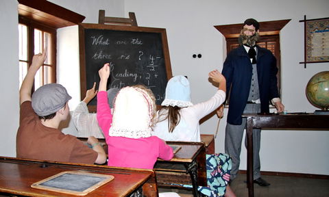 St John's Schoolhouse Museum - Perth Resorts 4