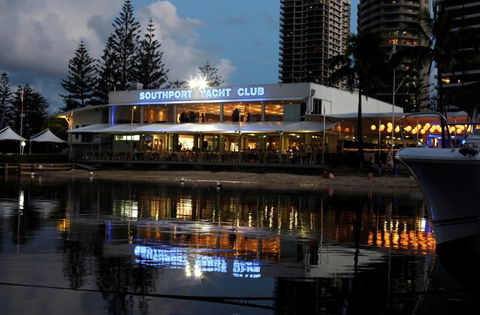 Southport Yacht Club Incorporated - Accommodation Perth 7
