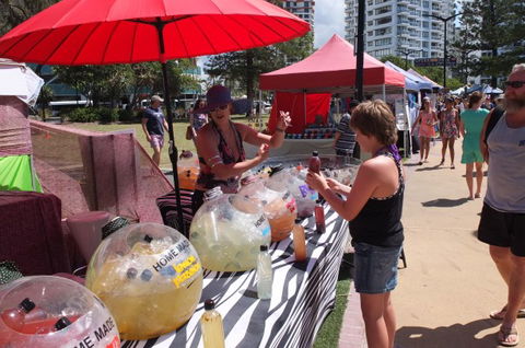 Coolangatta Beachfront Markets - Perth Resorts 4