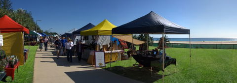 Coolangatta Beachfront Markets - Perth Resorts 7