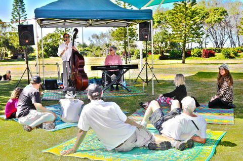 Coolangatta Beachfront Markets - Perth Resorts 8