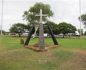 Richmond War Memorial - Perth Resorts 0