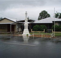 Finch Hatton War Memorial - Perth Resorts