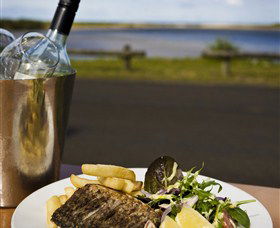 Hedys Restaurant At The Heads Hotel - Accommodation Perth 0