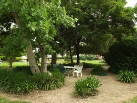 Harrow Gardens - Accommodation Perth 3