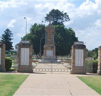 Warwick War Memorial and Gates - Accommodation Perth