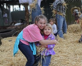 Golden Ridge Animal Farm - Accommodation Perth 2