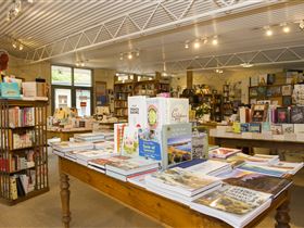 Matilda Bookshop - Perth Resorts 3