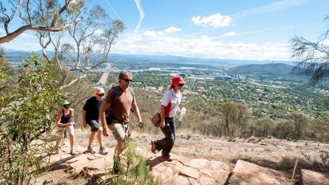Mount Ainslie Lookout - Perth Resorts 2