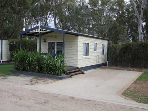 McLean Beach Holiday Park - Accommodation Perth 6