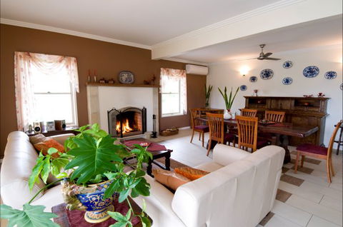 Villa Cavour Bed And Breakfast - Accommodation Perth 5