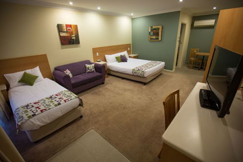 Ibis Styles Orange - Accommodation Perth 0