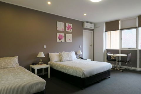 Lyndoch Hill - Accommodation Perth 1