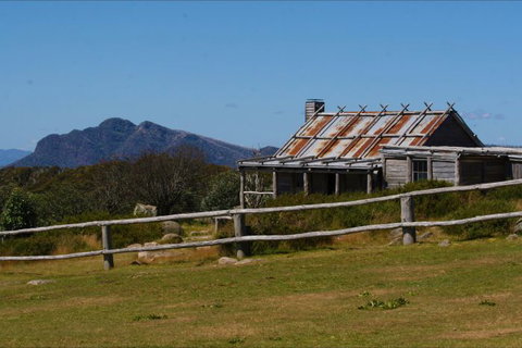 Australis 4WD Adventures - Perth Resorts 5