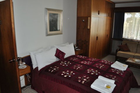 Sages Haus Bed And Breakfast - Perth Resorts 4