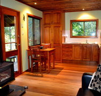 Waterfall Hideout-Rainforest Cabin for Couples - Accommodation Perth