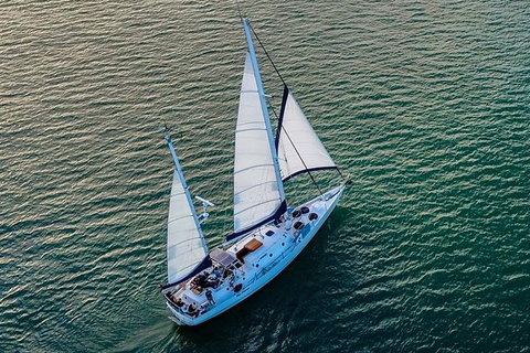 Full-Day Adventure Sailing Experience: Circumnavigate Magnetic Island - Perth Resorts 1