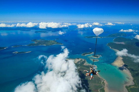 Airlie Beach Tandem Skydive - Perth Resorts 0