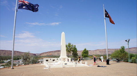 Anzac Hill Memorial - Perth Resorts 0
