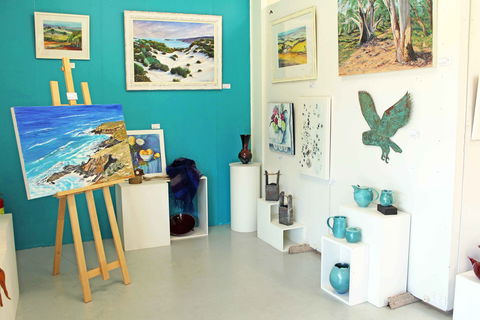 Artworks Gallery - Accommodation Perth 0