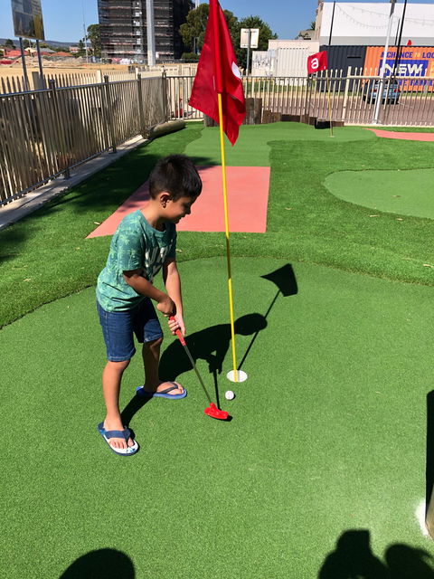 King Carnival With Mini Golf - Accommodation Perth 2