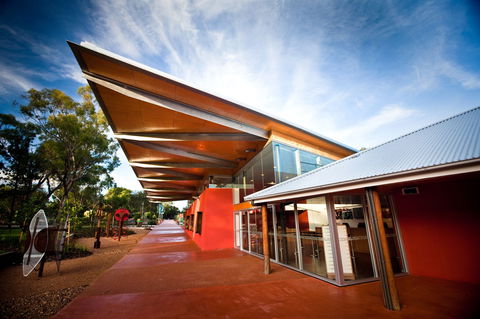 Savannah Visitor Plaza, Taronga Western Plains Zoo Dubbo - Accommodation Perth 1