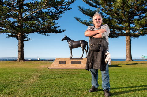 Makybe Diva Statue - Accommodation Perth 2